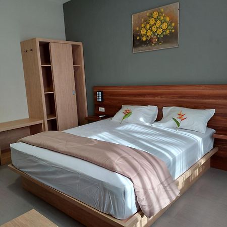 Yellow Guest House Uluwatu Buitenkant foto