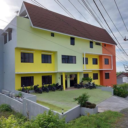 Yellow Guest House Uluwatu Buitenkant foto