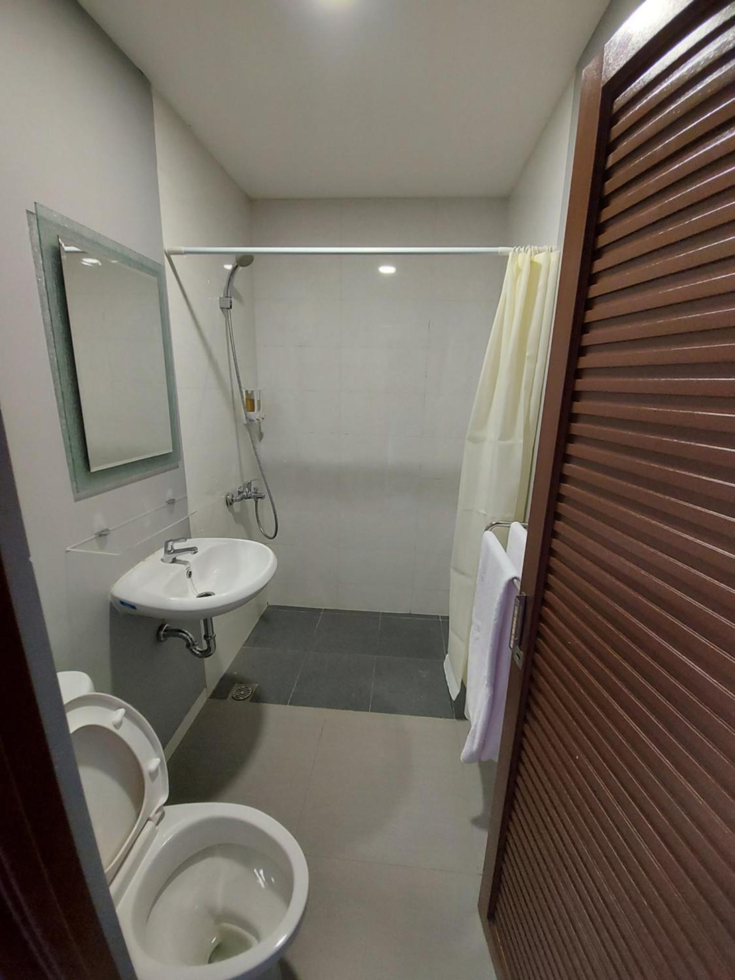 Yellow Guest House Uluwatu Buitenkant foto