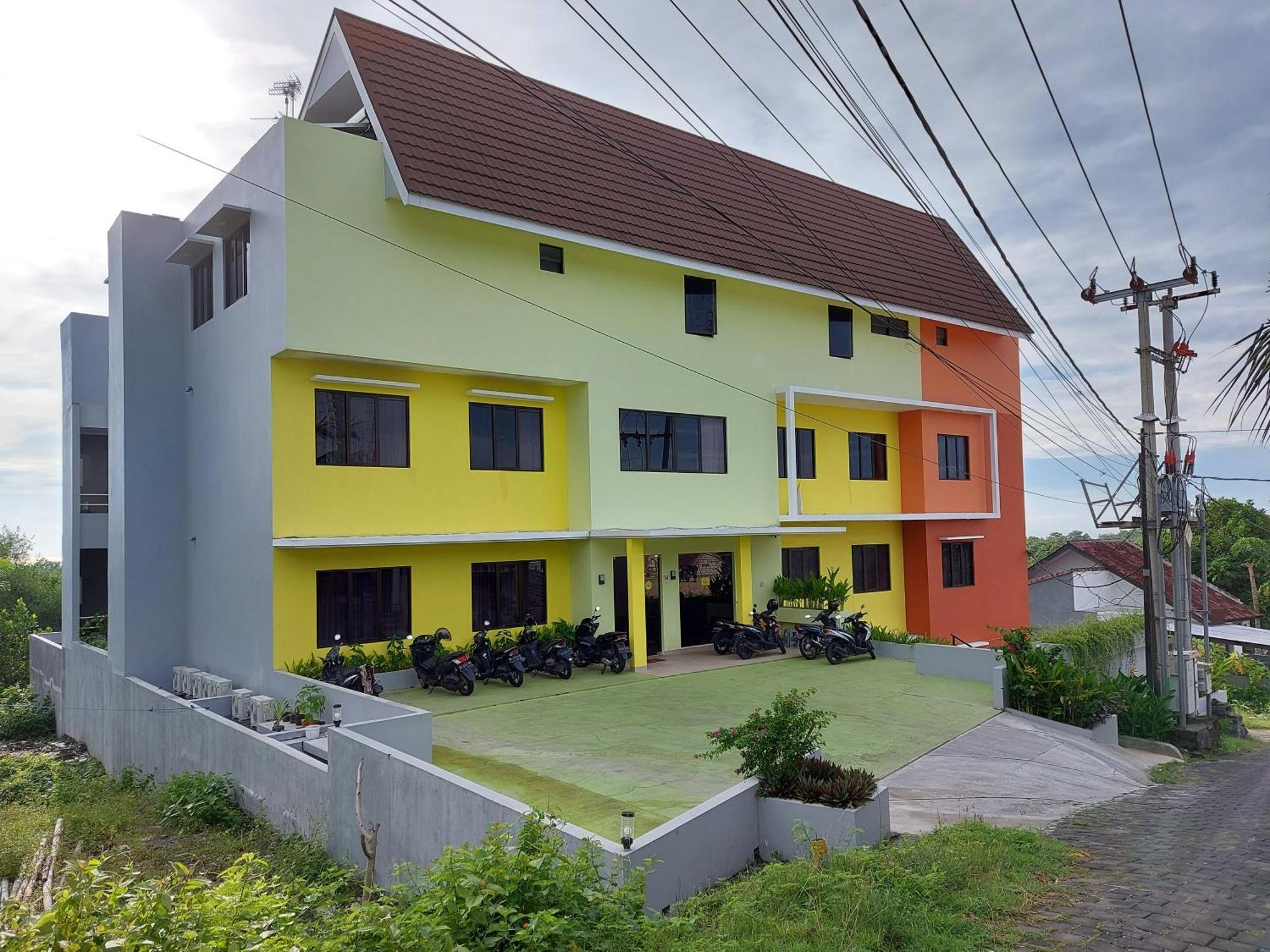 Yellow Guest House Uluwatu Buitenkant foto